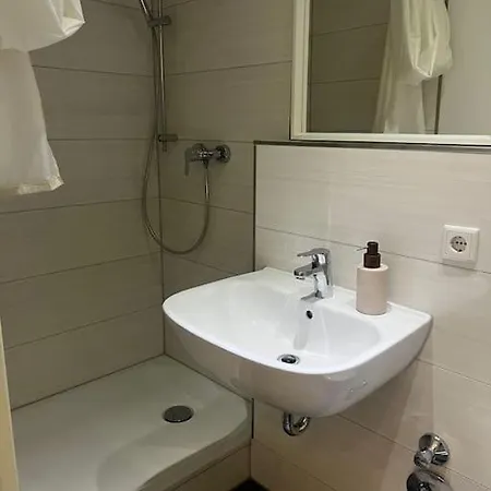 Apartment Private 5 Min Bis Zur Innenstadt Düsseldorf